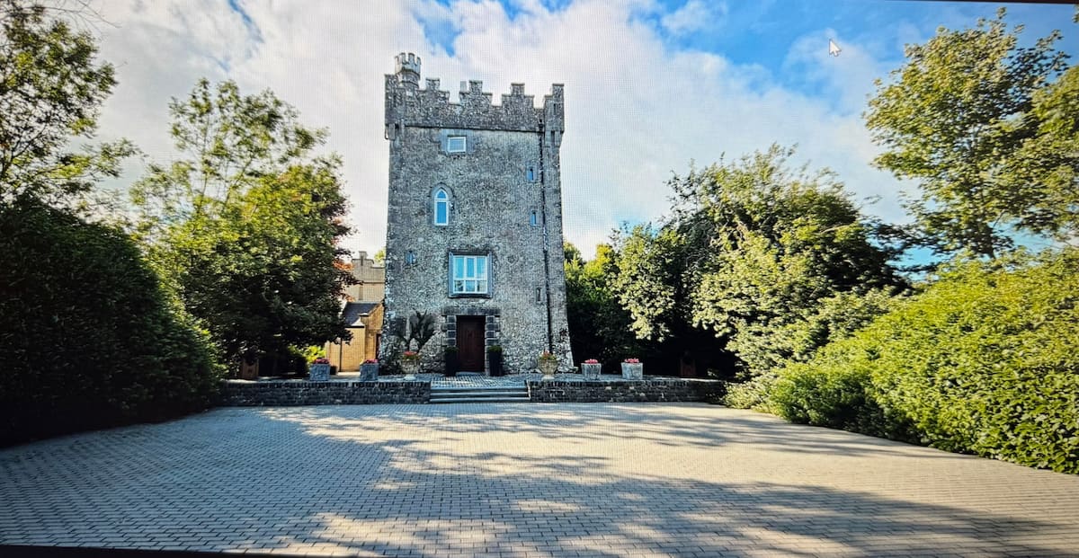 Moyvannan Castle, Kiltoom, County Roscommon, Ireland