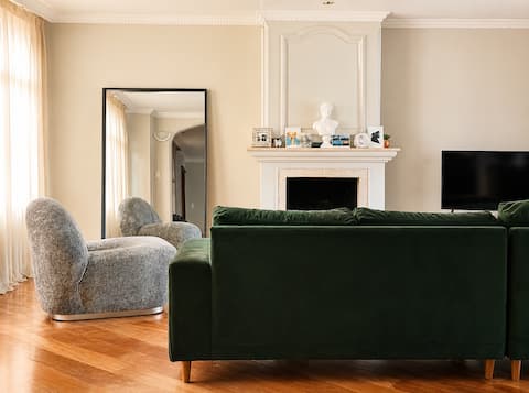 Central, Spacious, Chic and Cozy