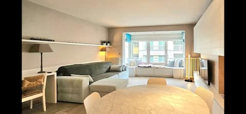 Top performing Airbnb: Top app close to the sea with parking in Knokke Heist