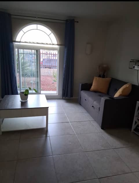 Popular Airbnb listing: Nice, quiet house — 2 bed/2 bath — 1 Gbps Internet in Palmdale