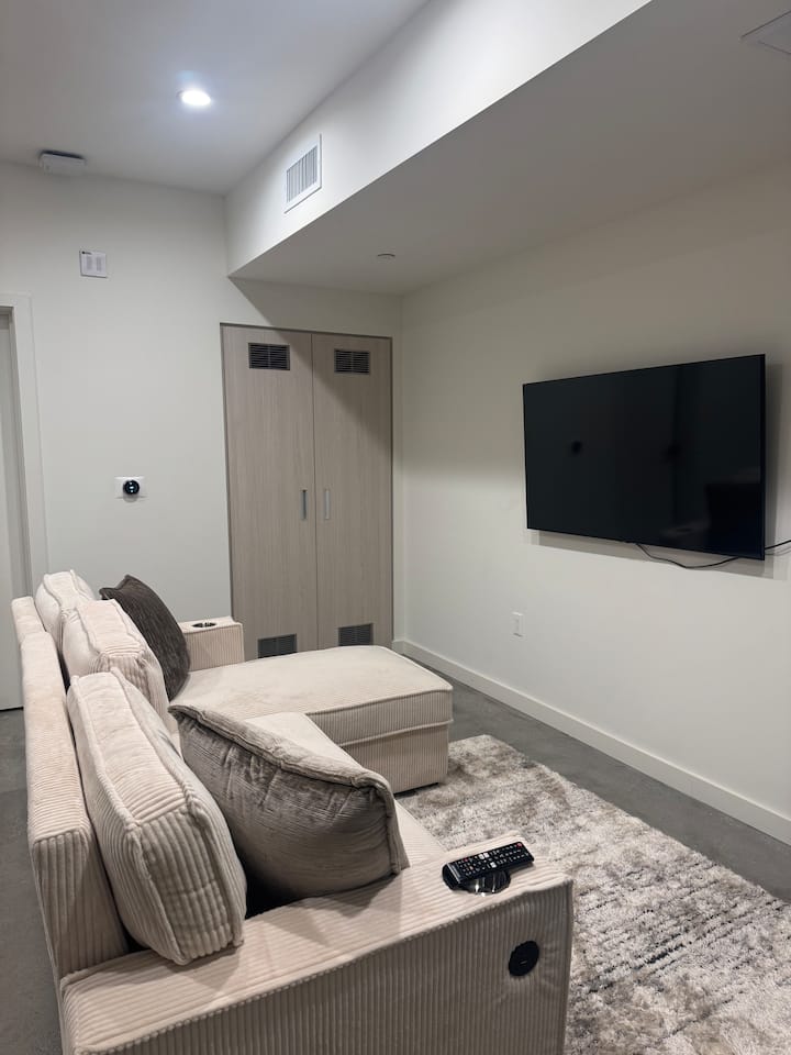 Luxury Minimalistic Home Wdfreeparking0cleaningfee - Los Angeles, CA