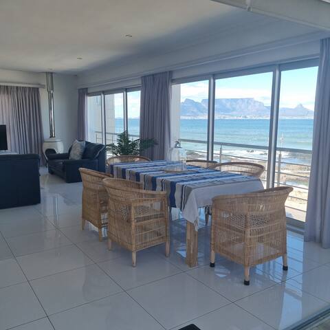 Beach House in Blouberg Strand gallery image 3