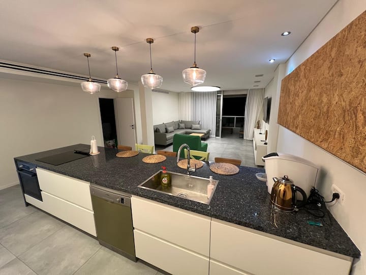 Spacious beachfront apartment 4