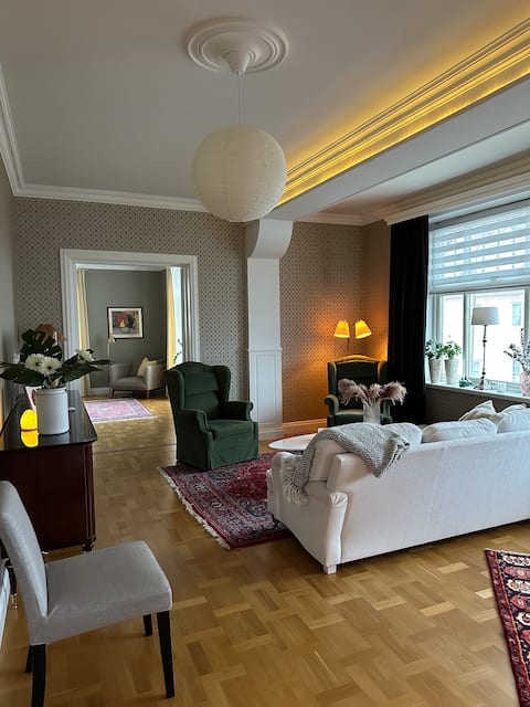 Central turn-of-the-century apartment