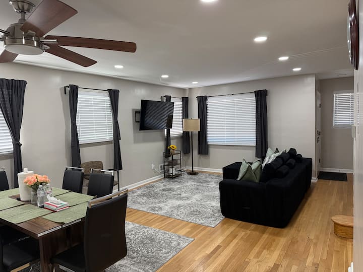 Modern 3-bed |Sleep 6 | Near Dc | Family Friendly - Silver Spring, MD