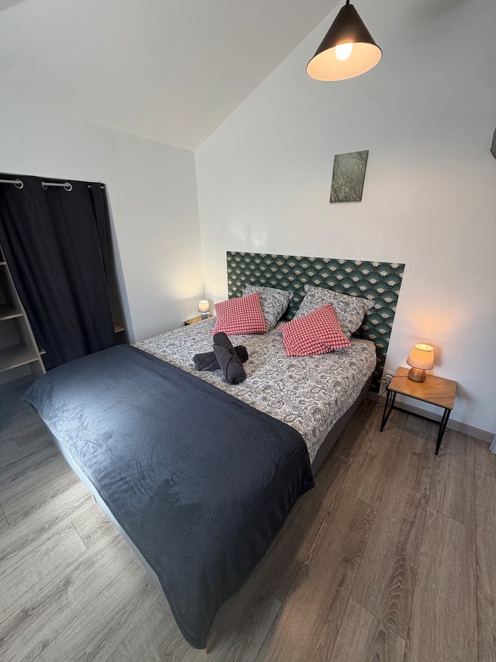Lit double en 160cm avec dressing