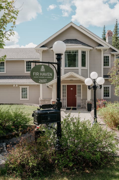 6 Bedroom Private Guest House @ Fir Haven