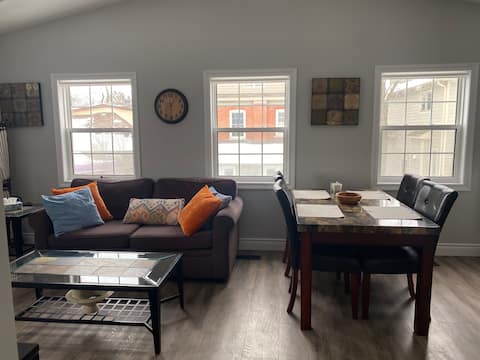 Top Airbnb: Private & Detached Downtown Brampton Garden Suite in Brampton