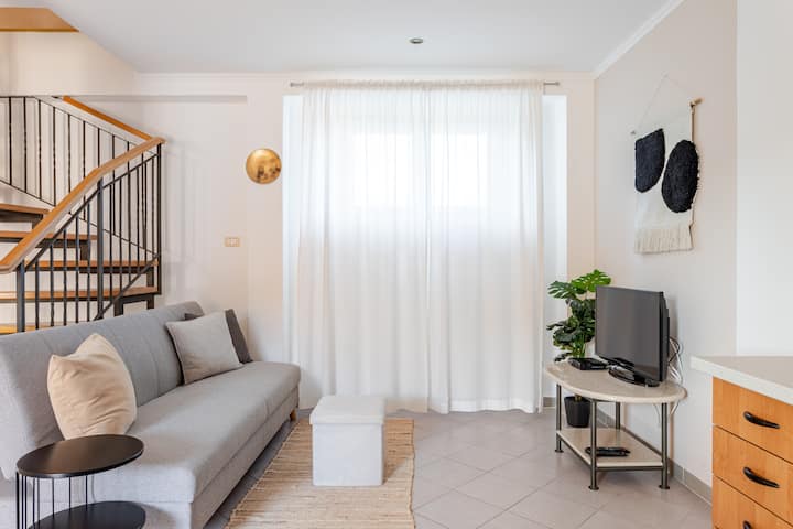 Apartman Relax & Wine (4+1), Terasa, Parking - Novigrad
