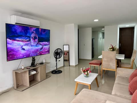 Modern & Elegant Spacious Apt on the Riviera / 4AC