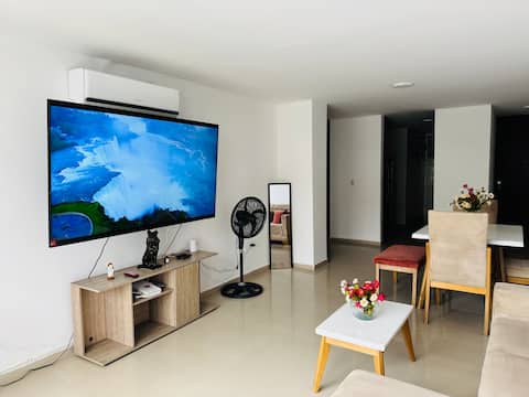 Modern & Elegant Spacious Apt on the Riviera / 4AC