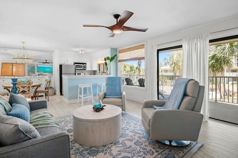 Popular Airbnb listing: On the beach- Courtyard Pool & Beach Views Balcony in Destin