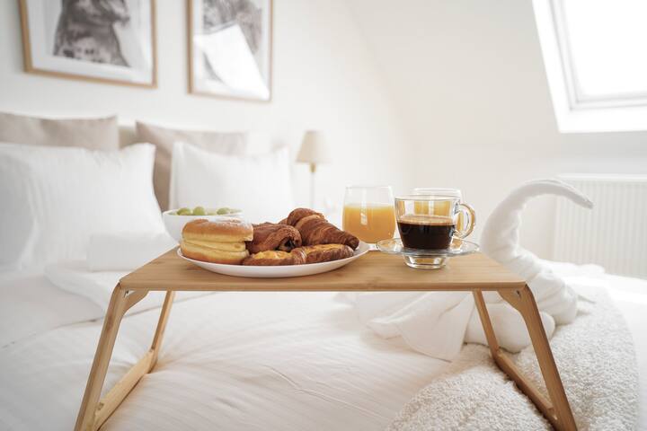 Penthouse with a Neo-Gothic Parish church view gallery image 3