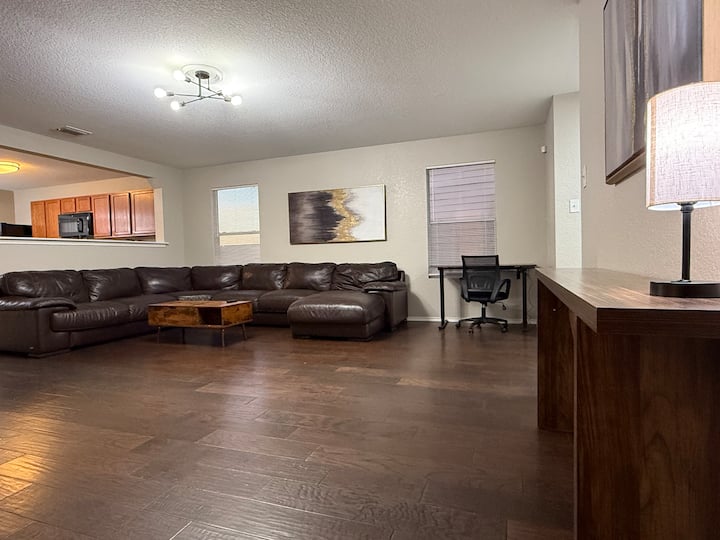 4 Bed Near Jw Marriott Air Hockey Ping Pong Tables - Natural Bridge Wildlife Ranch
