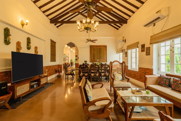 Dining area image 1