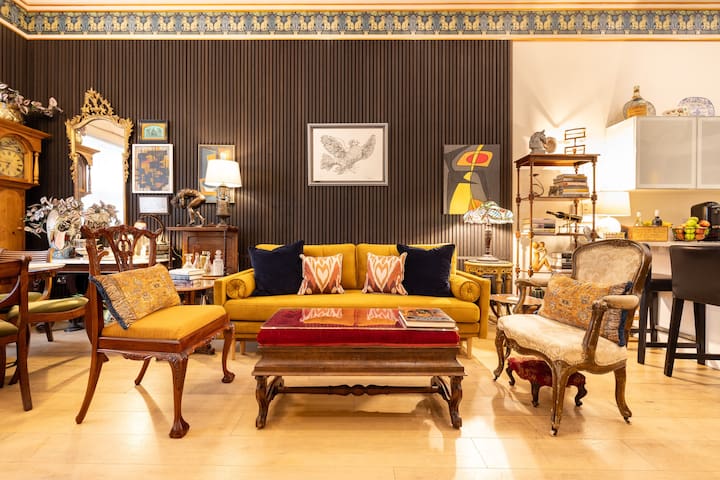 Paddington 4-Bed 8-Guest Massive Apt w/Patio gallery image 2