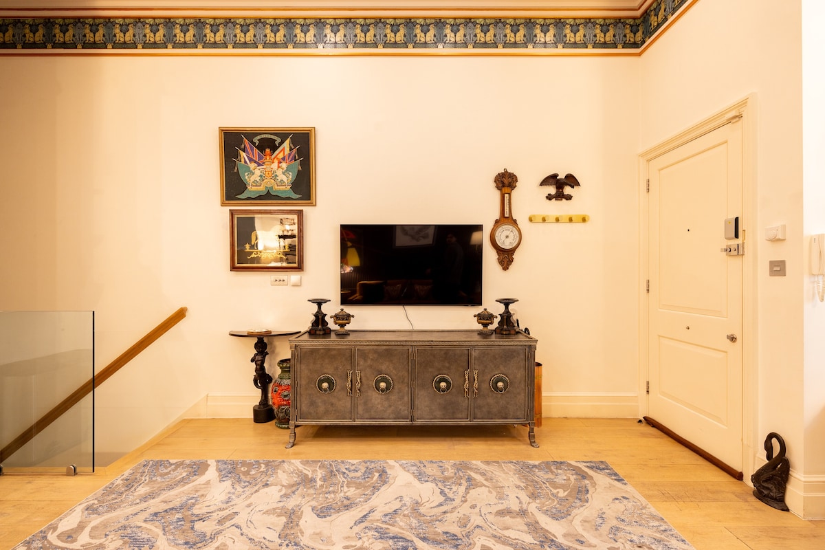 Top performing Airbnb: Paddington 4-Bed 8-Guest Massive Apt w/Patio in City Of Westminster