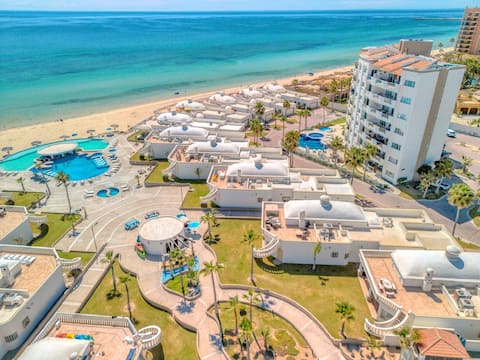 Villa Las Palmas • Pool & Water Slides