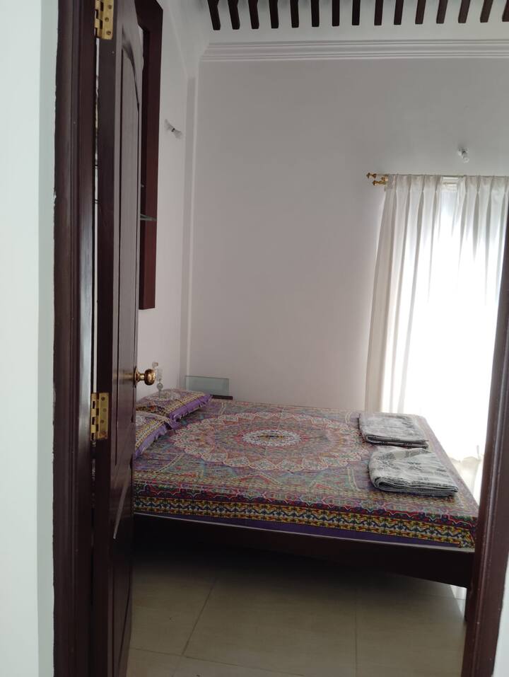 Bedroom 3 image 1