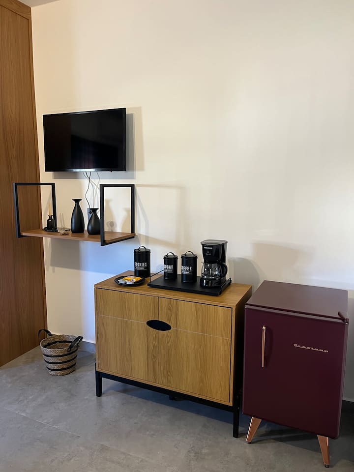 Studio Moderno Próximo à Usp. Smart Tv, 650 Mb - São Carlos