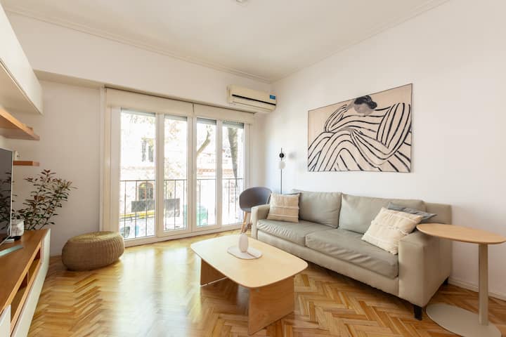 Двухкомнатная квартира с балконом в Colegiales