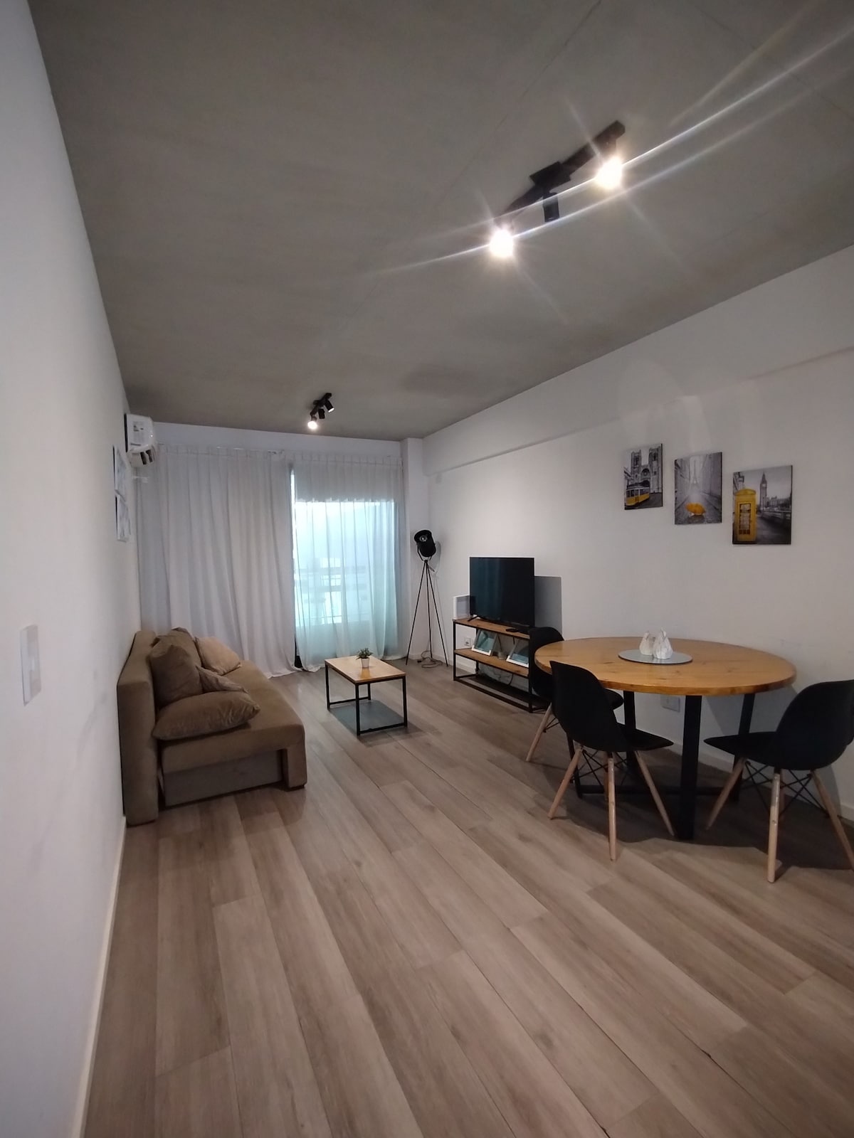 Kitnet de um ambiente em Floresta