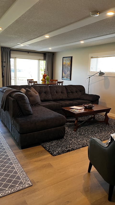 Top Airbnb: Bright, Cozy suite in Cochrane in Cochrane