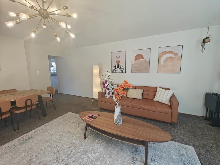 Cozy Urban Pad - Oakland