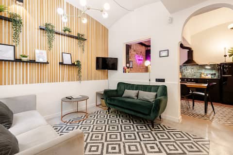 Group Townhouse · Rooftop Terrace · Sleeps 7