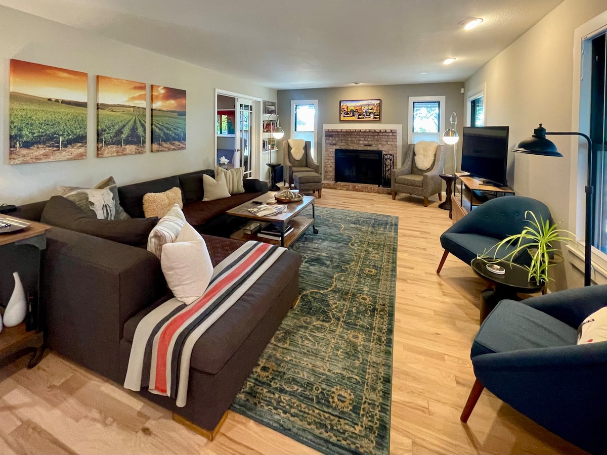 Top performing Airbnb: 4Bd Wine Country Vineyard Retreat +Pool +Hot Tub in Santa Rosa