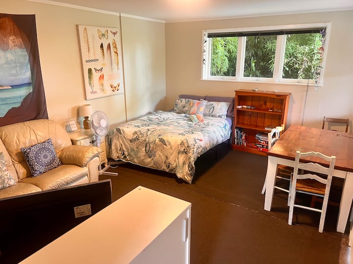 Bunny Bnb – Self Check-in Lower-level Guest Unit - Auckland
