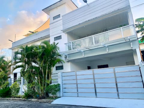 A home away from home(2rooms)DreamGrace Guesthouse