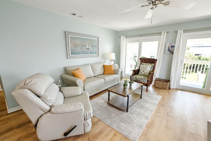 Sandpiper Cove Unit 3215 Free Beach Service! - Destin, FL