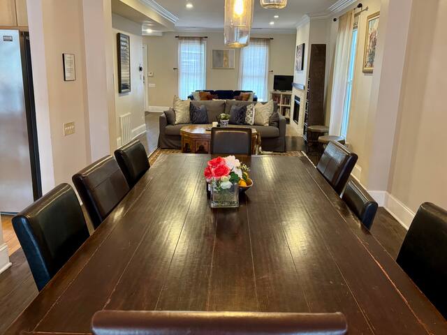 Ideal Group Getaway: Best Location, Parking, Patio gallery image 3