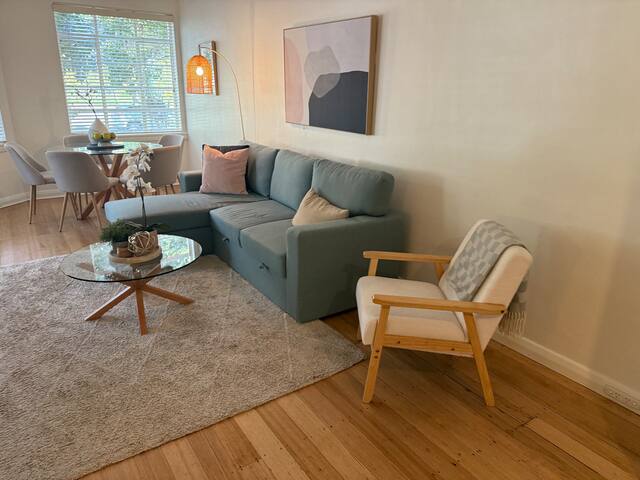 Sherwood East Melbourne 2 Units gallery image 3