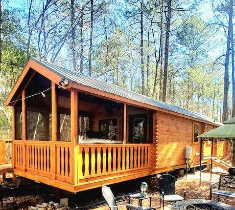 Little House on the Saddle Tiny Cabin w/King suite