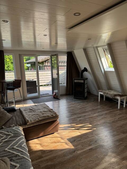 Leistungsstarkes Airbnb: Cozy thatched-roof house with fireplace in the Sauerland in Meschede