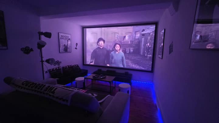Maison Cinéma Privé- ÉCran Géant & Lit King Size - Riom