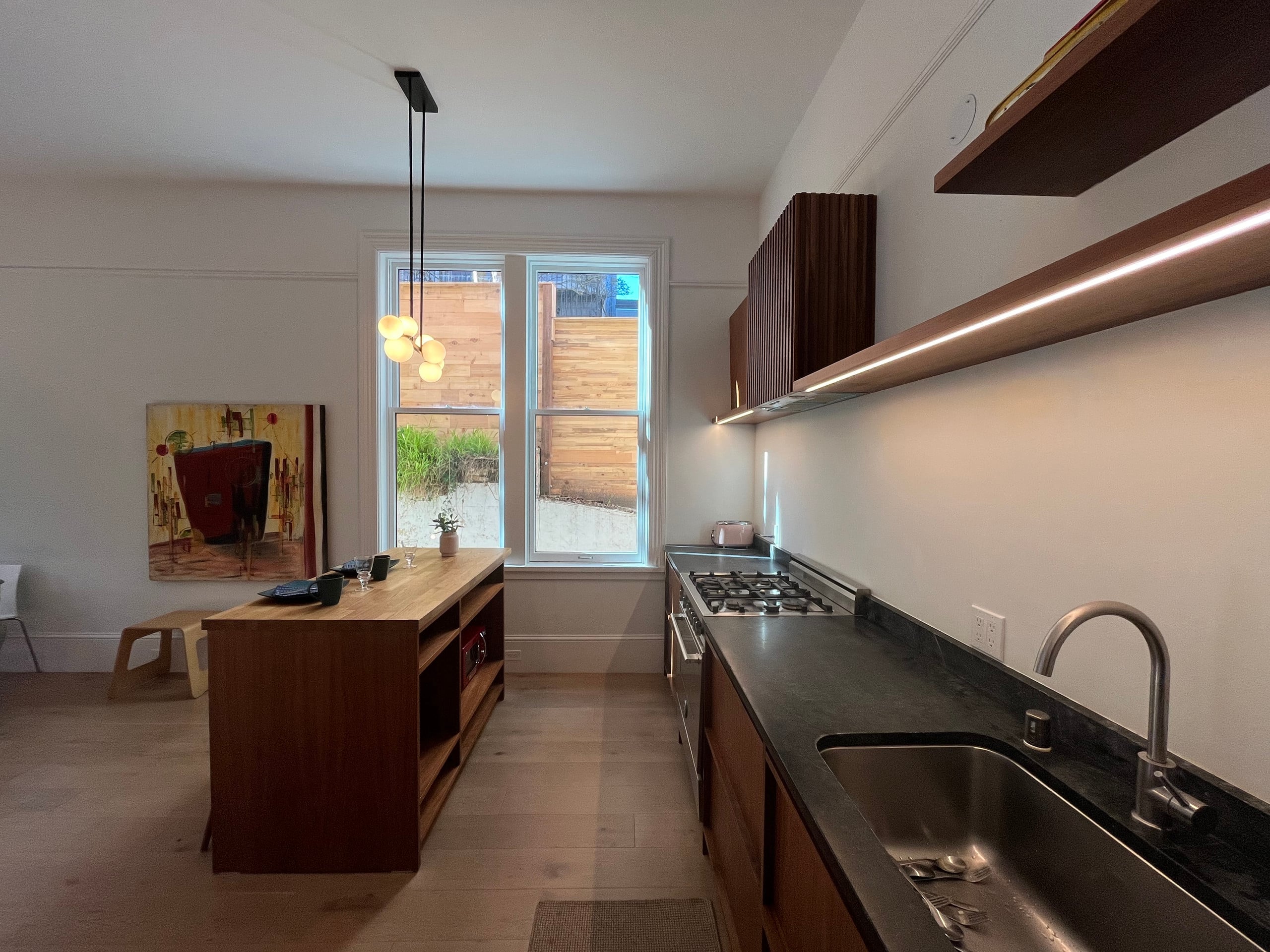 Condo in San Francisco · ★4.88 · 4 bedrooms · 5 beds · 2 baths - Image 7