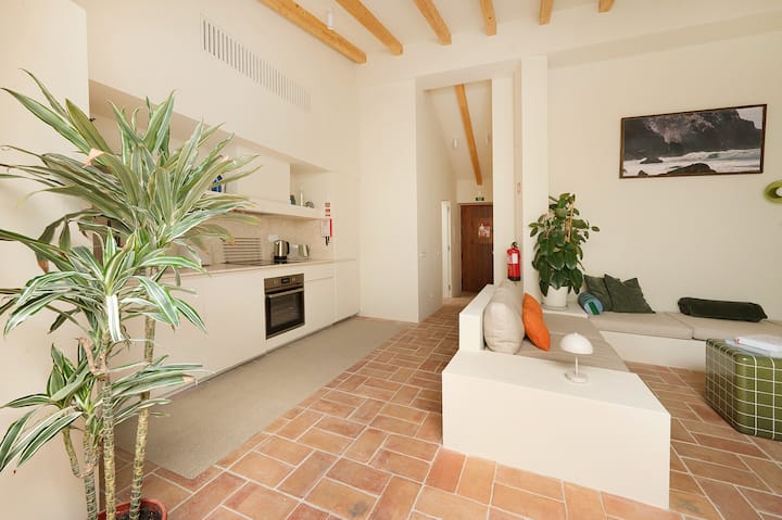 Vila Verde- Algarve Townhouse With Patio & Rooftop - Vila do Bispo