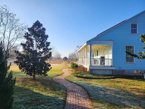 Relax in a Pecan Orchard 15 min. from Airport.