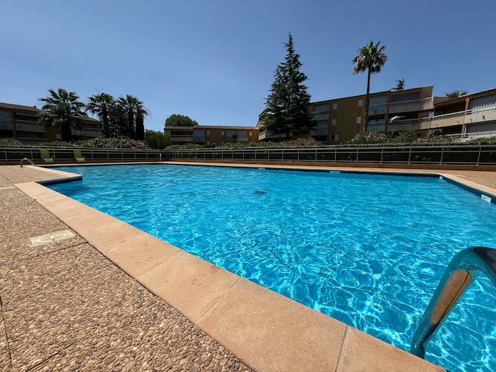 Magnifique T2 Piscine & Clim Balcon Et Parking - Le Lavandou