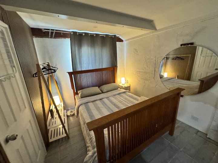 Private Bathroom, Kitchen, Laundry, 1 Car Space - Perth