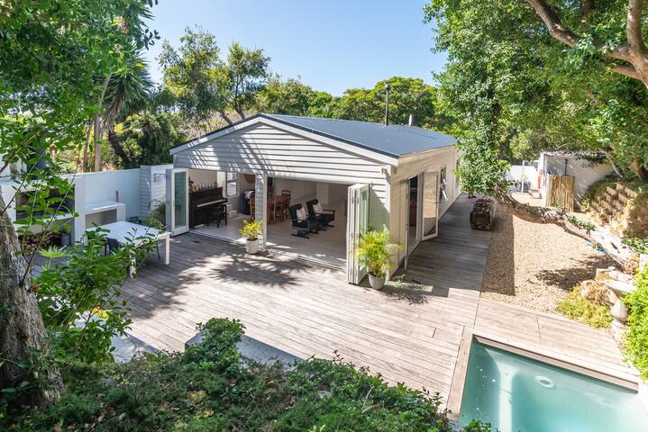 Melkhout Beach Bungalow in the heart of Kommetjie gallery image 2