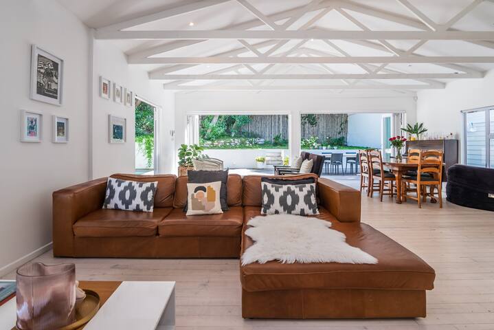 Melkhout Beach Bungalow in the heart of Kommetjie gallery image 3