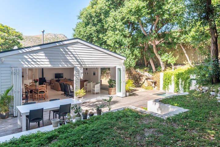 Melkhout Beach Bungalow in the heart of Kommetjie