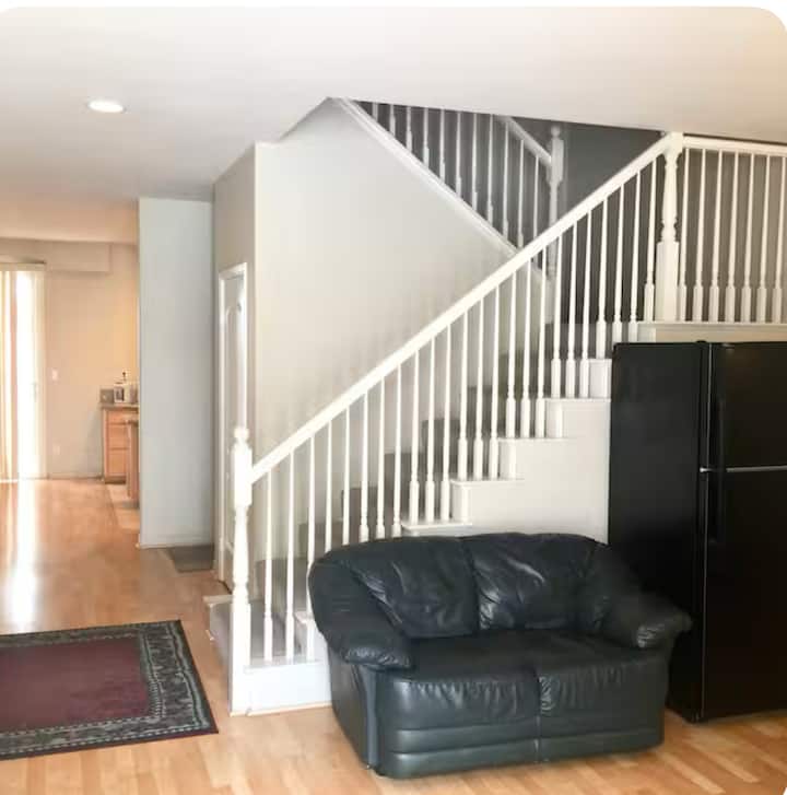 1 Bedroom W/ Full Size Bathroom - Azusa, CA