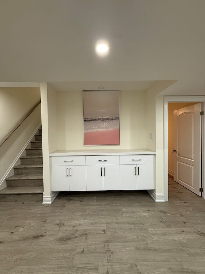 Cozy 2 Bedroom Basement Apart - 오크빌