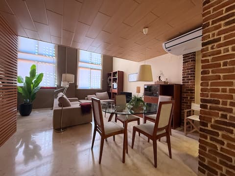 Propiedad de Airbnb exitosa: Duplex with garage in the center en Sevilla