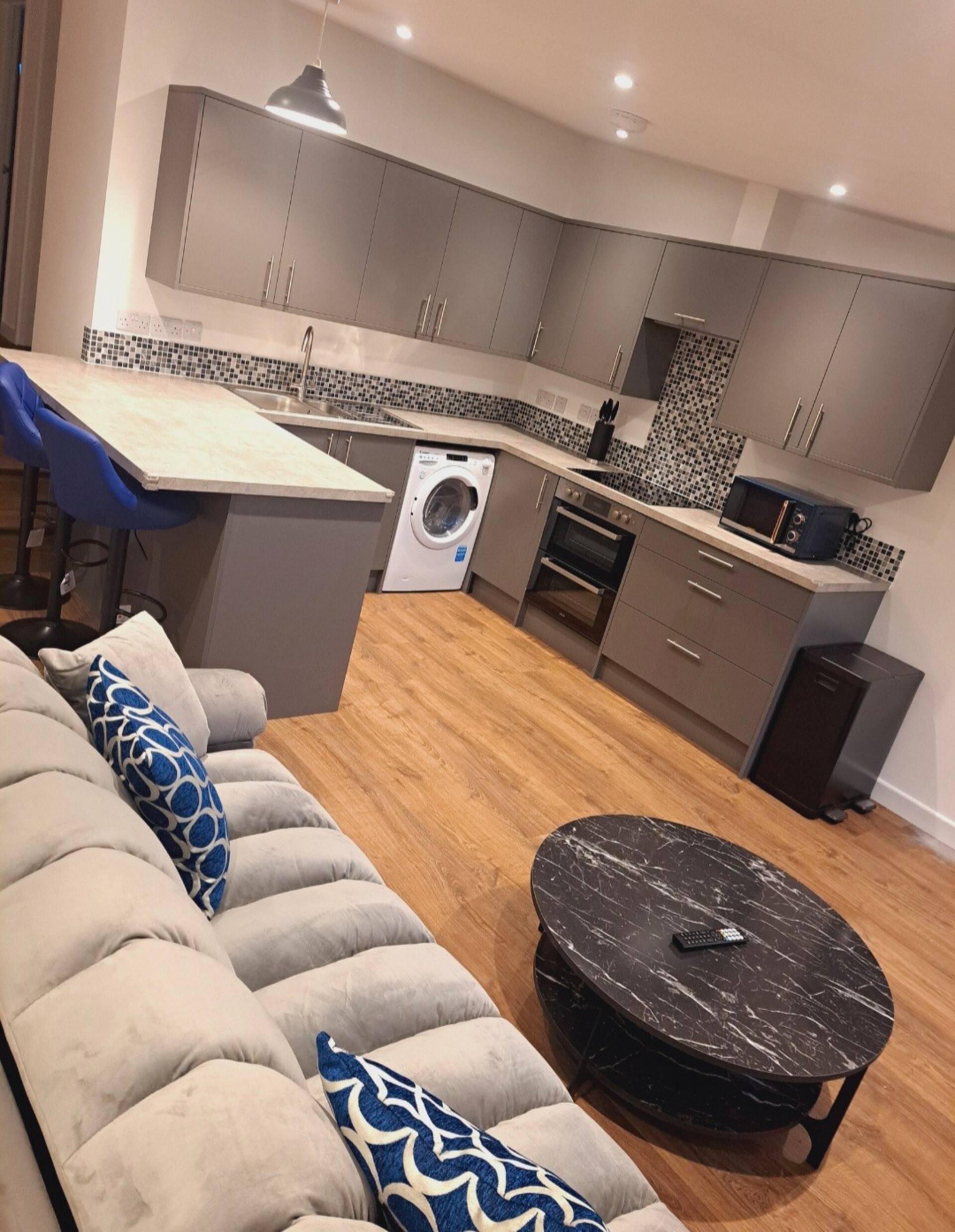 Yew Tree Retreat- Sunset Suite